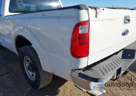 2015 Ford F-250 Xl z USA, uszkodzony, nr VIN 1FT7X2A62FEA40469